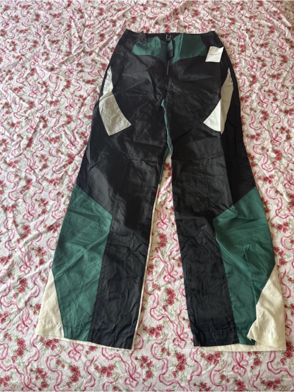 Forever 21 Retro Active Pants Women’s Medium NWT Green Black Parachute Style
